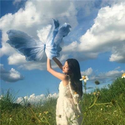 港台老牌艺人被曝深夜密会神秘女子，三天三夜豪宅门口画面流出